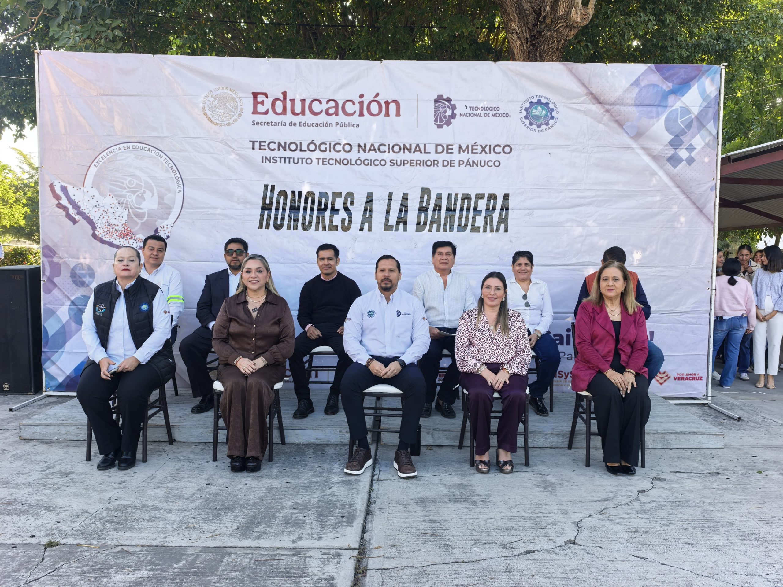 Alcaldesa Mayra Anel Delgado Castillo acude al Tecnológico Campus Pánuco
