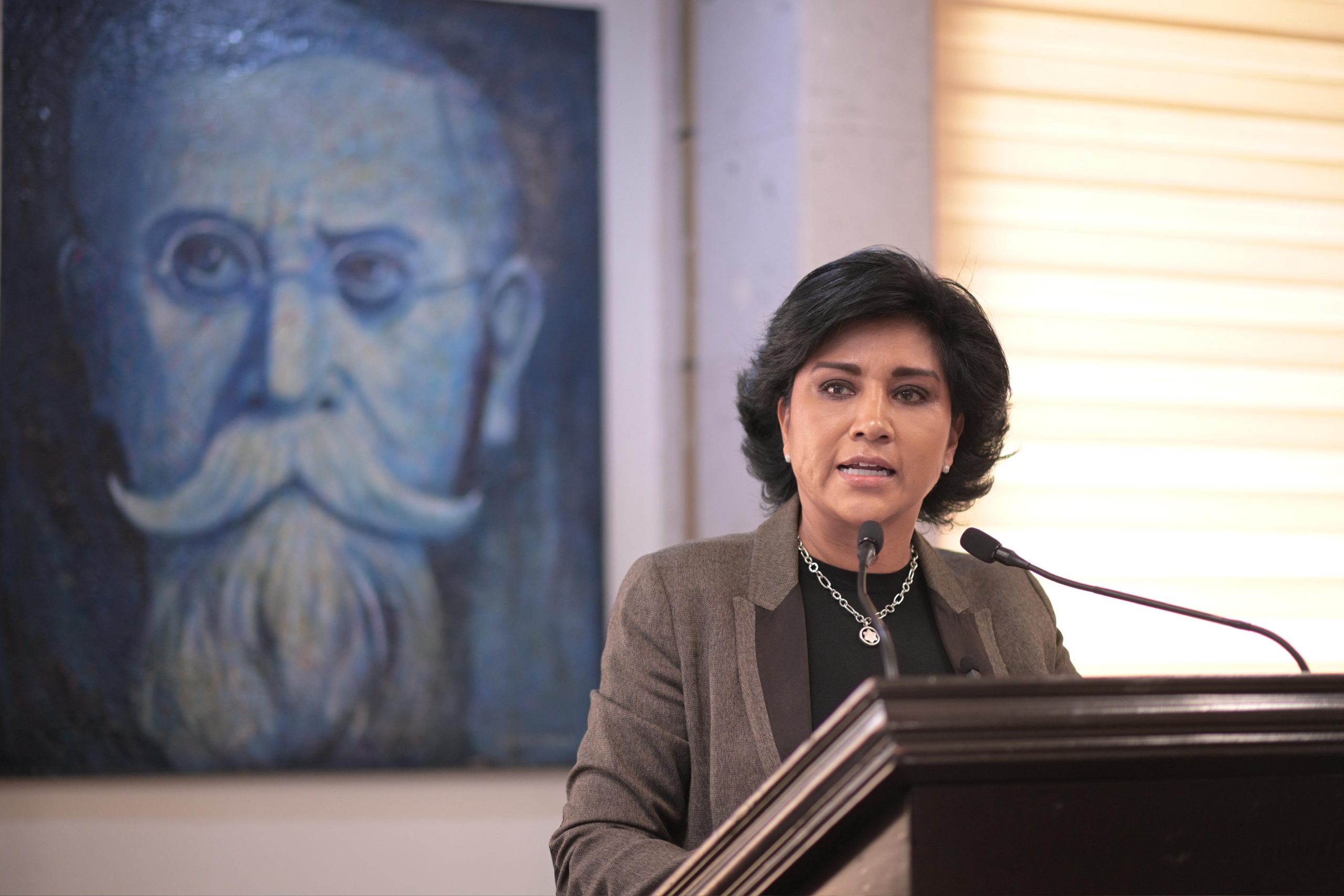 Acceso prioritario de mujeres a regularización de vivienda, pide legisladora