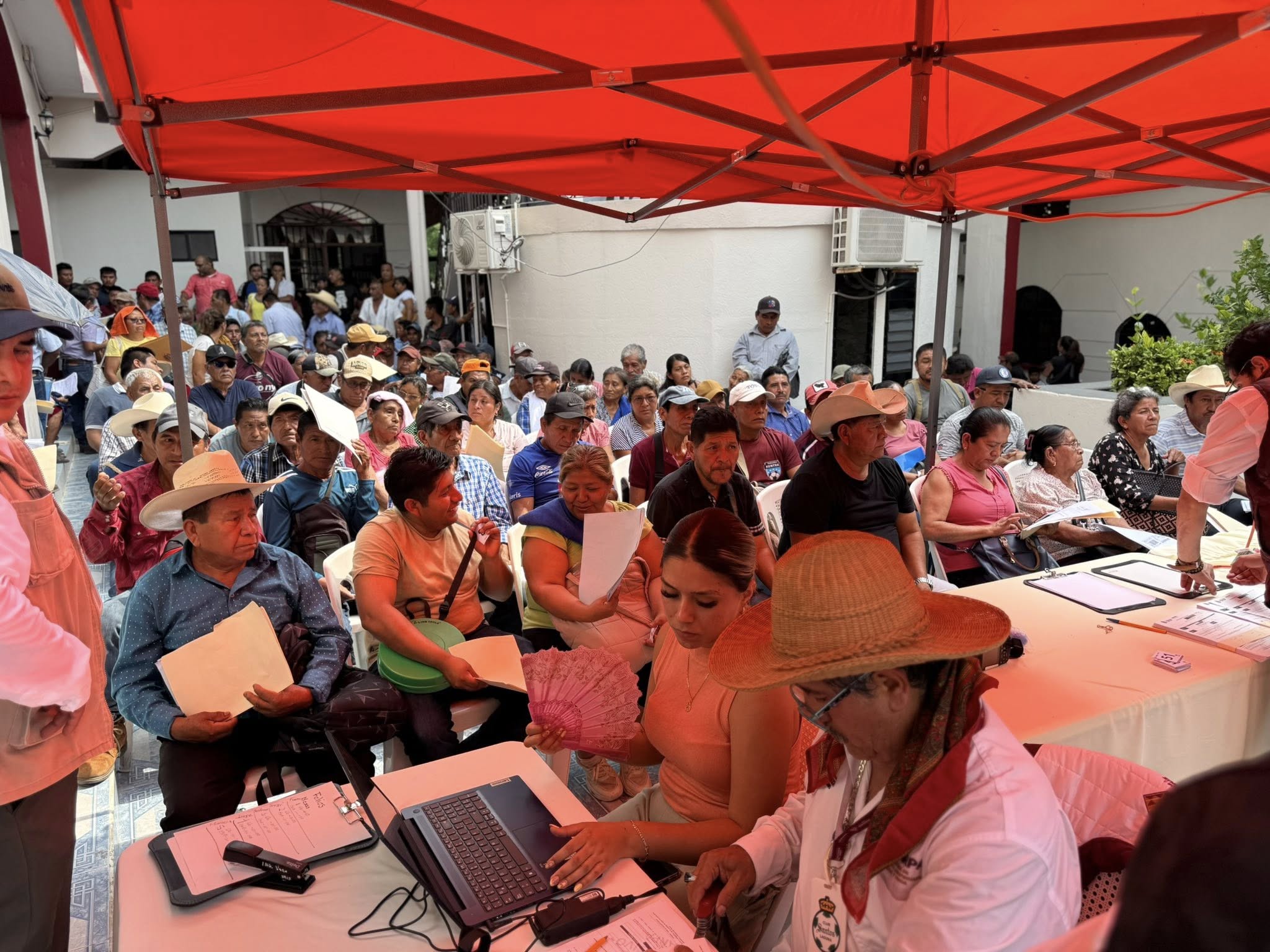 Gran respuesta ciudadana en apertura de ventanillas para proyectos del campo en Tantoyuca